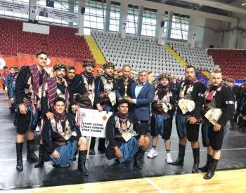 Altıntaş Halk Oyunları Ekipleri Gençlerde Ve Büyüklerde Bölge İkincisi
