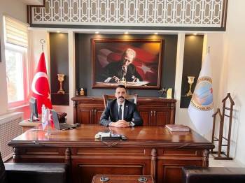 Altıntaş Kaymakamı Hüseyin Bozoğlan, Görevine Başladı
