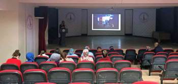 Altıntaş’Ta “En İyi Narkotik Polisi Anne” Semineri
