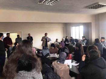 Altıntaş’Ta 100. Yıl Öğrenci Çalıştayı
