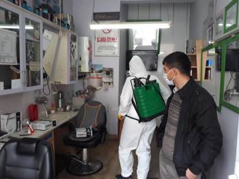 Altıntaş’Ta Berber Ve Kuaförler Dezenfekte Edildi
