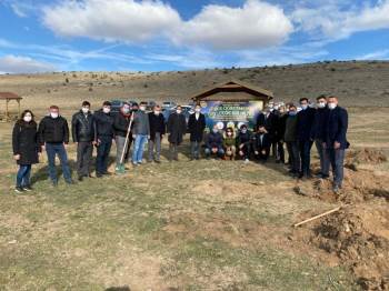 Altıntaş’Ta Eğitim Çalışanları İçin Fidan Dikildi
