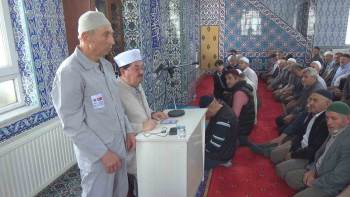 Altıntaş’Ta Hac Yolcuları Dualarla Uğurlandı
