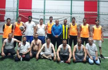 Altıntaş’Ta Halı Futbol Turnuvası
