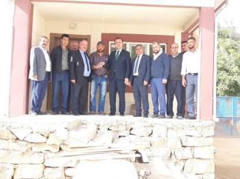 Altıntaş’Ta İhtiyaç Sahibi Aileye Konteyner Ev Verildi
