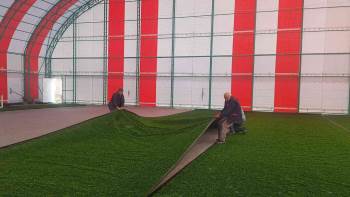 Altıntaş’Ta Kapalı Futbol Sahası Yapım Çalışmaları
