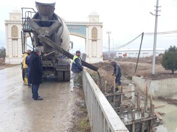 Altıntaş’Ta Köprü Genişletme Çalışması
