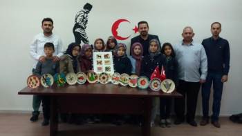 Altıntaş’Ta Ortaokul Öğrencileri Çini Sergisi Açtı
