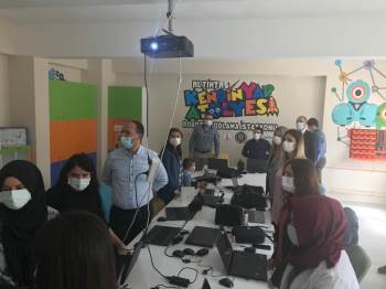 Altıntaş’Ta Robotik Kodlama Ve Oyuncak Tasarım Üretim Atölyesi
