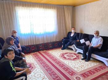 Altıntaş’Ta Şehit Aileleri Ziyaret Edildi
