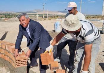 Altıntaş’Ta Şehitler Parkı Yapım Çalışmalarına Başlandı
