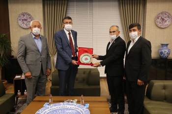 Altıntaş Ziraat Odası Başkanı’Ndan Vali Çelik’E Ziyaret
