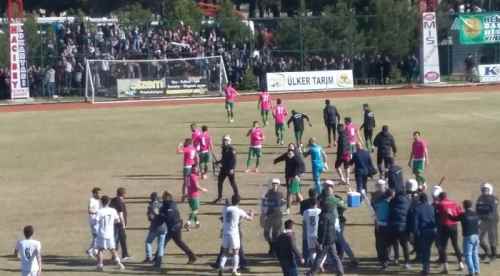 Amatör maçta kavga: 3 yaralı