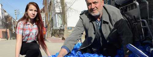 AMERİKA NÜFUSU KADAR KAPAK TOPLADILAR