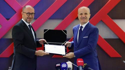 Anadolu Üniversitesi Engelsiz Üniversite Ödülleri’nden 8 Nişan ve 1 Bayrak ile döndü