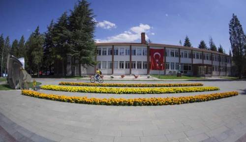 Anadolu Üniversitesi Hukuk Fakültesi nasıl bir eğitim veriyor? İşte detaylar...