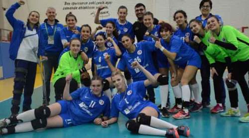 Anadolu Üniversitesi ilk devreyi lider tamamladı