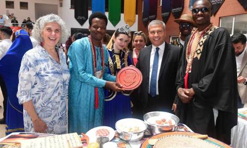 Anadolu Üniversitesi’nde 25 ülke kültürlerini tanıttı