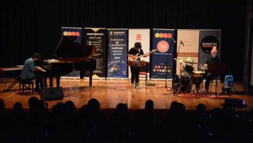Anadolu Üniversitesi’nde Evrim Demirel Trio’dan caz gecesi