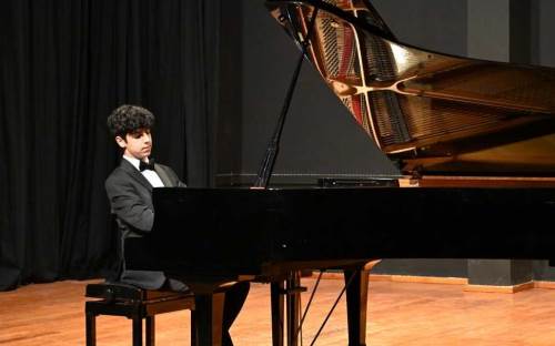 Anadolu Üniversitesi’nde genç piyanistten sınav öncesi resital