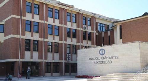 Anadolu Üniversitesi'nden “yemekten kurt çıktı” iddialarına yanıt