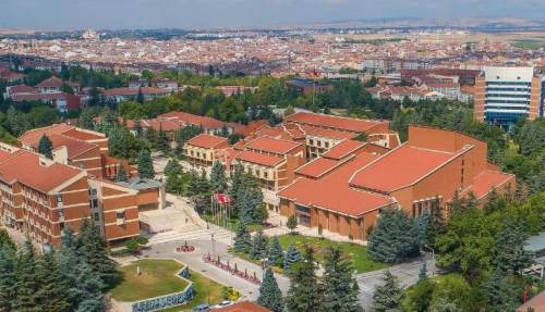 Anadolu Üniversitesi'nden turizm ve bilişim alanlarında yeni eğitim fırsatları