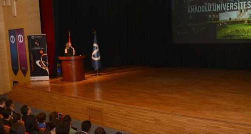 Anadolu Üniversitesi'nden uluslararası öğrencilere oryantasyon programı