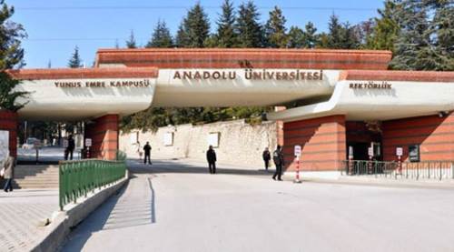 Anadolu Üniversitesi'ne sordular: Korkunç intihara ne diyeceksiniz?