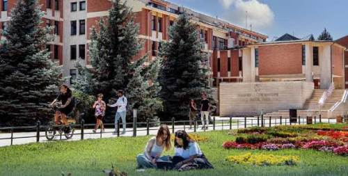 Anadolu Üniversitesi'nin 14 bilim insanı büyük başarıya imza attı