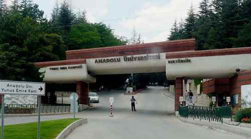Anadolu Üniversitesi Türkiye lideri