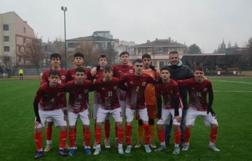 Anadolu zirveyi bırakmak istemiyor