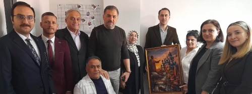 Anahtar Parti’den özel eğitim merkezine ziyaret 