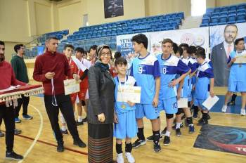 Analig Voleybol Grup Müsabakaları Sona Erdi
