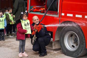 Anaokulu Öğrencileri İtfaiyeciliği Öğrendi
