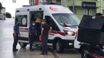 Aniden Duran Otomobile Motosiklet Arkadan Çarptı: 1 Yaralı
