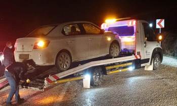 Aniden Yola Fırlayan Domuza Çarpan Otomobilde Maddi Hasar Meydana Geldi
