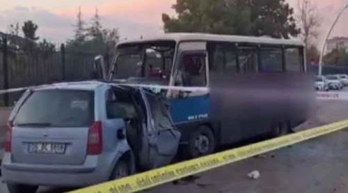 Ankara'da feci kaza: Kafa kafaya çarpıştılar, ölü ve yaralılar var