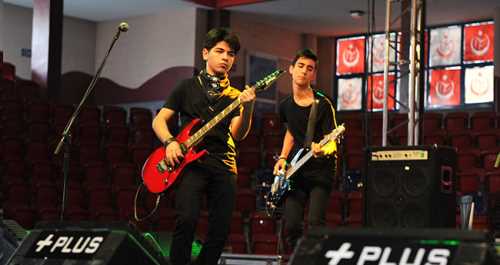 ANKARA'DA SAHNE ALDILAR