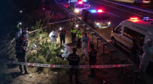 Ankara-Eskişehir yolunda şüpheli ölüm: Yol kenarında ceset bulundu!