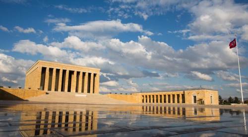 Ankara Nasıl Bir Şehirdir, Pahalı Mıdır? Ankara'nın Neleri Meşhur ve En Güzel İlçesi Neresi?