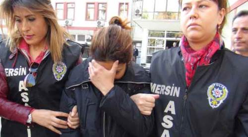 Anne ve babasını vahşice öldürmüştü! Cezası bozuldu...