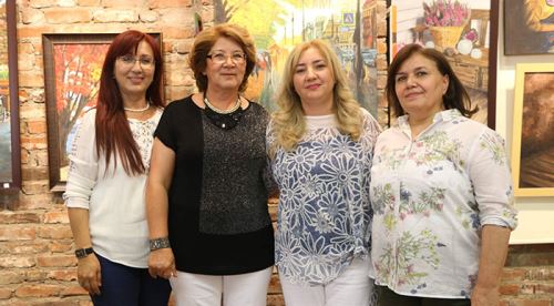 Annelerin paletinden resim sergisi
