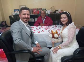 Annesinin Öldüğü Gün Nikahı Ertelenen Mine’Nin Nikahını Muhtar Babası Kıydı
