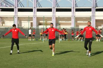 Antalyaspor’Un, Afyonkarahisar Kampı Devam Ediyor
