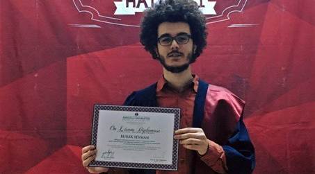 AÖF öğrencisi Hukuk Fakültesini 3 yılda bitirdi