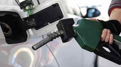 Araç sahipleri dikkat: Benzine indirim, motorine zam!