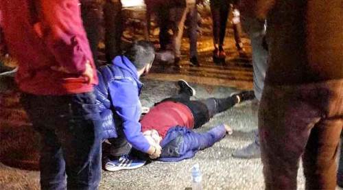 Araç üniversite öğrencilerinin arasına daldı