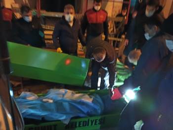 Arkadaşı İle Girdiği İnşaatta Asansör Boşluğuna Düşerek Öldü
