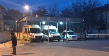 Arkadaşını Tüfekle Yaralayıp Kaçtı
