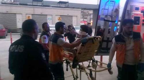 Arkadaşının kulağını kesti